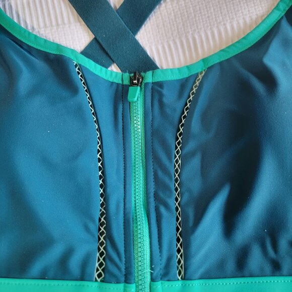 Fabletics High Impact Sports Bra - Picture 2 of 6